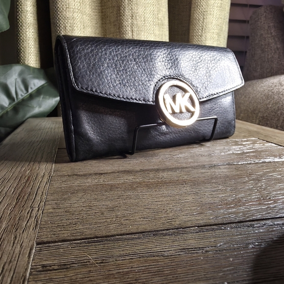 Michael Kors Black Leather MK Logo Wallet Clutch - Picture 10 of 10